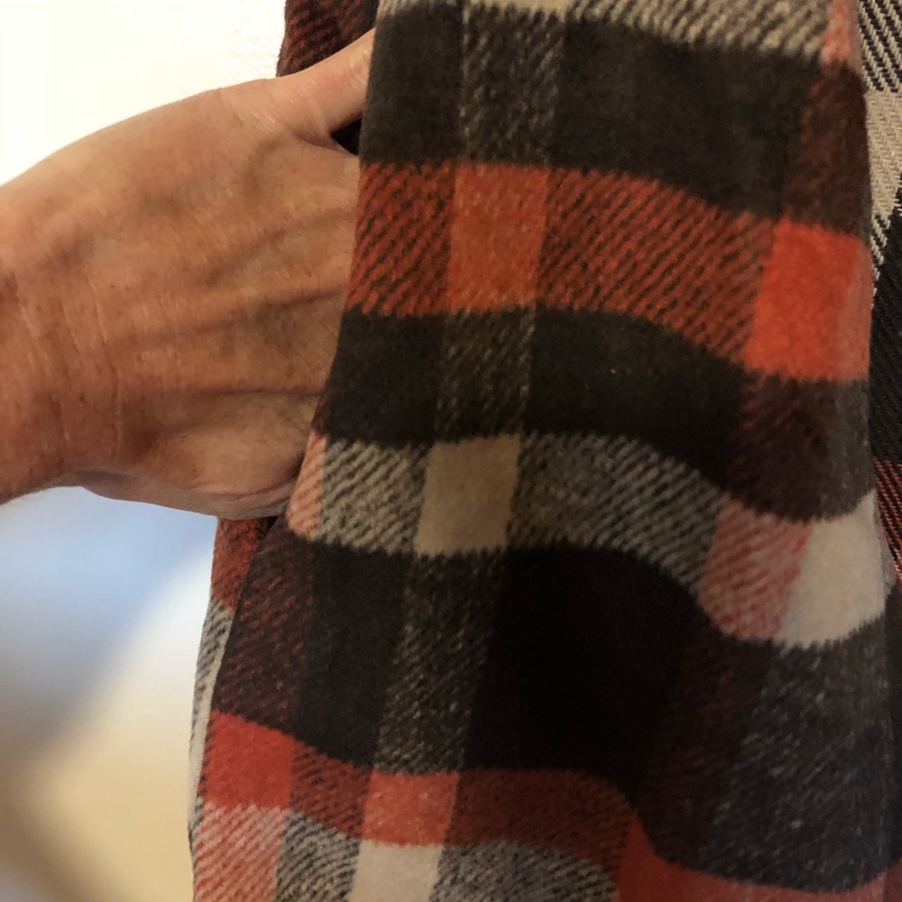 Vest - Picture 2 of 4
